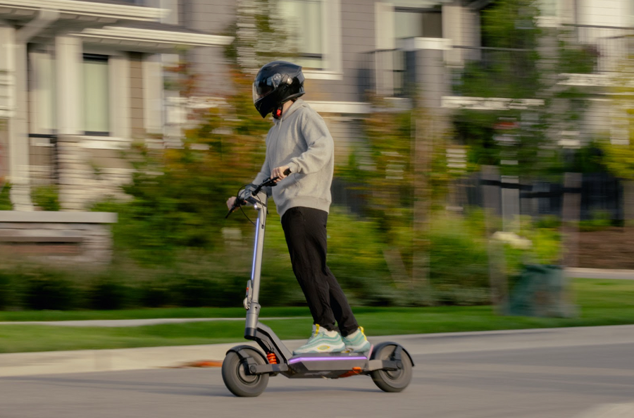 Apollo Pro Rider with correct riding posture