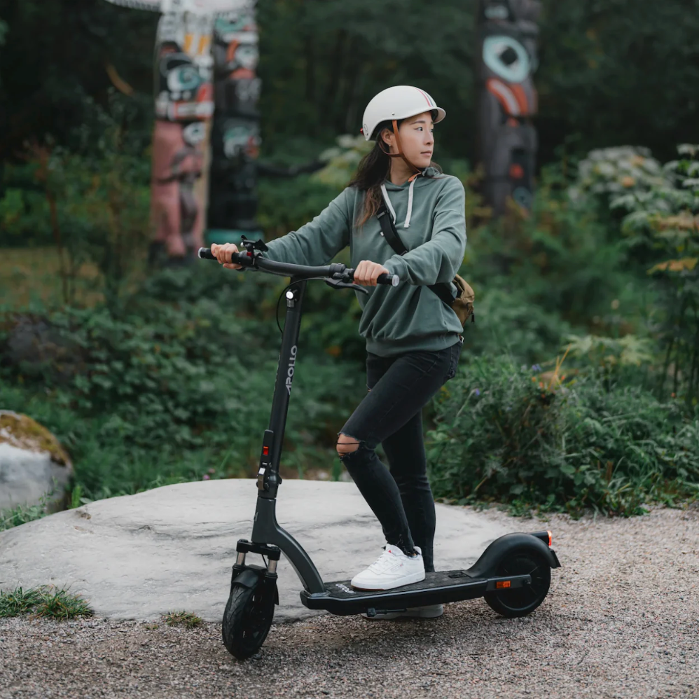 Ultimate Guide to Folding Electric Scooters: Tips, Tricks, and Transit Hacks