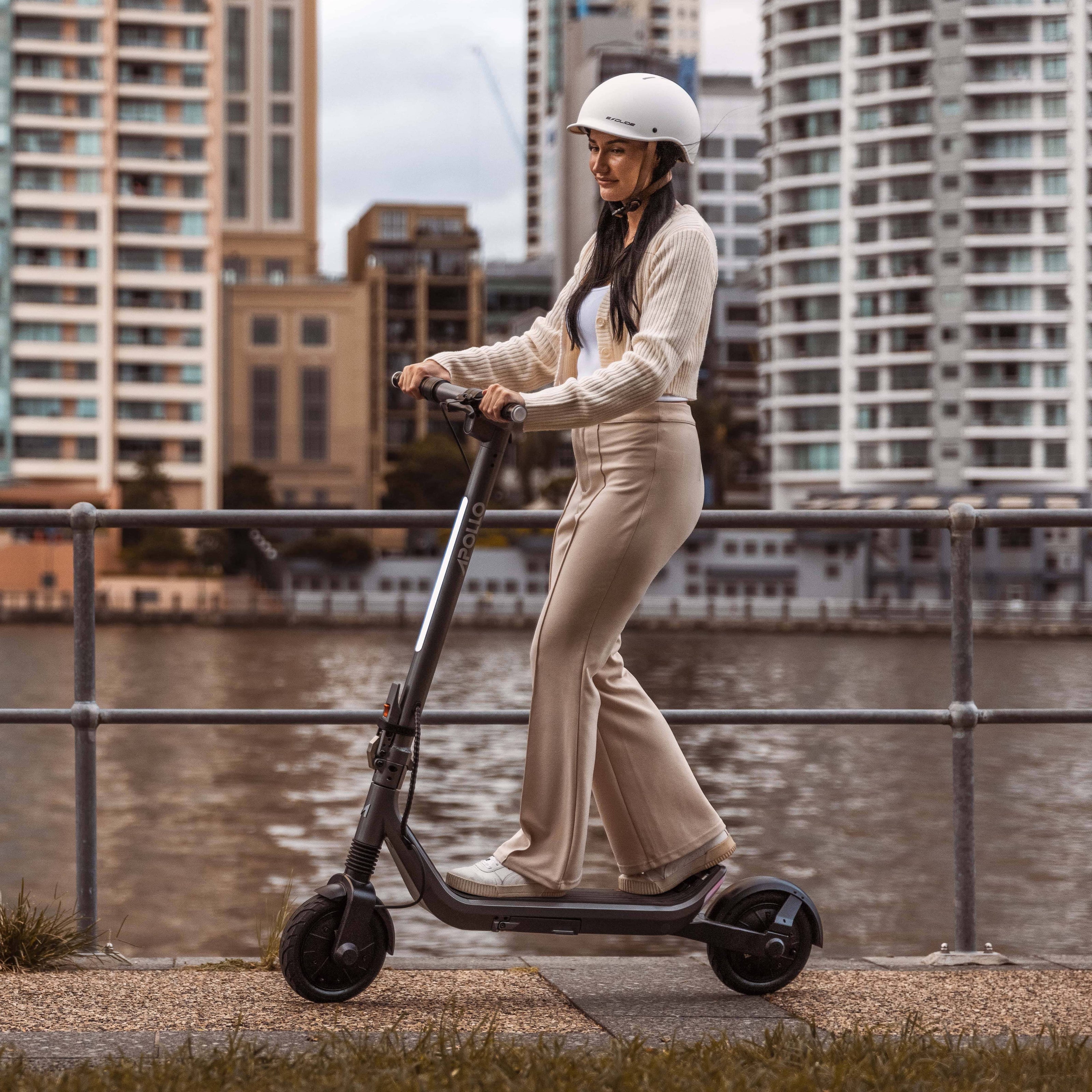Apollo Go 2024 | Dual-Motor Commuter Electric Scooter | Apollo Canada