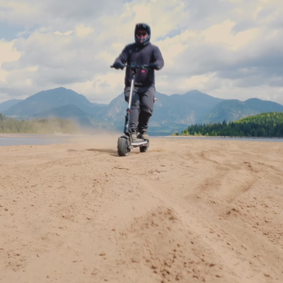 Apollo Phantom 2.0 Stellar being ridden hard